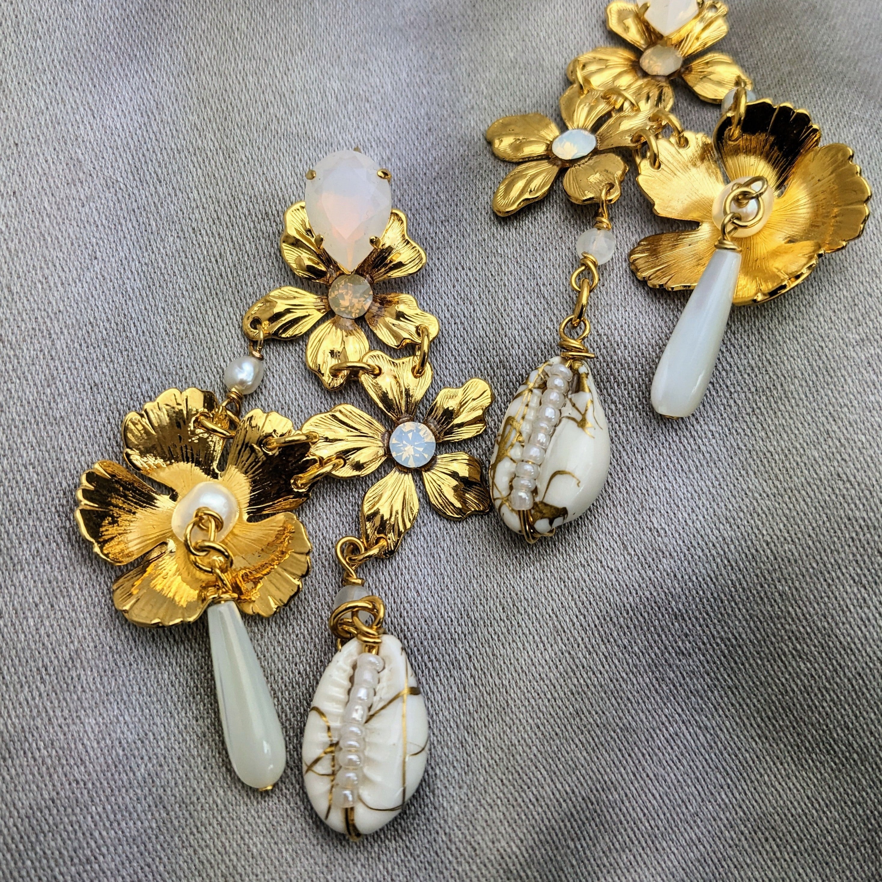 BEE - Gold plated Ear jacket - Filigry