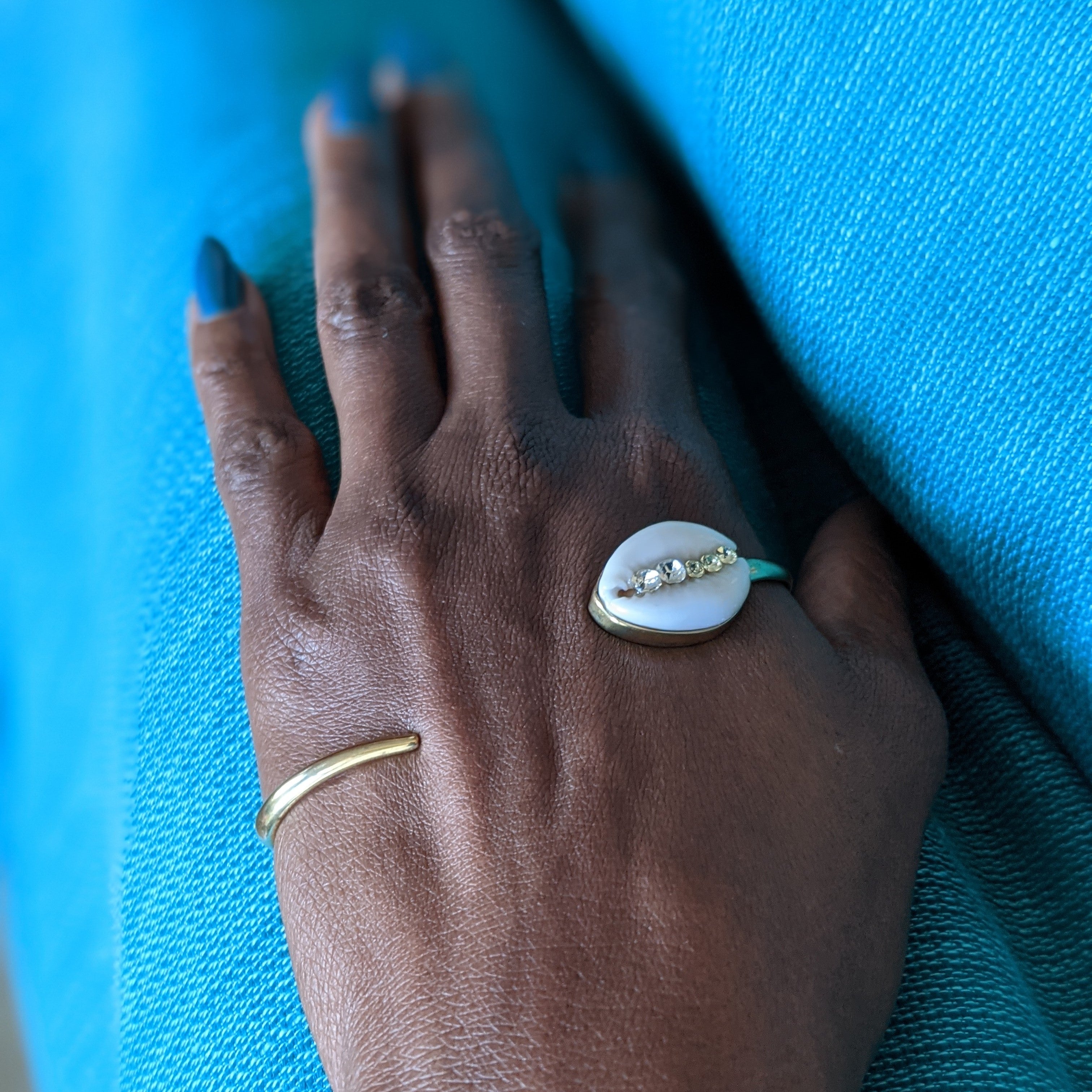 DIANN - Cowrie Palm cuff  - Gold plated