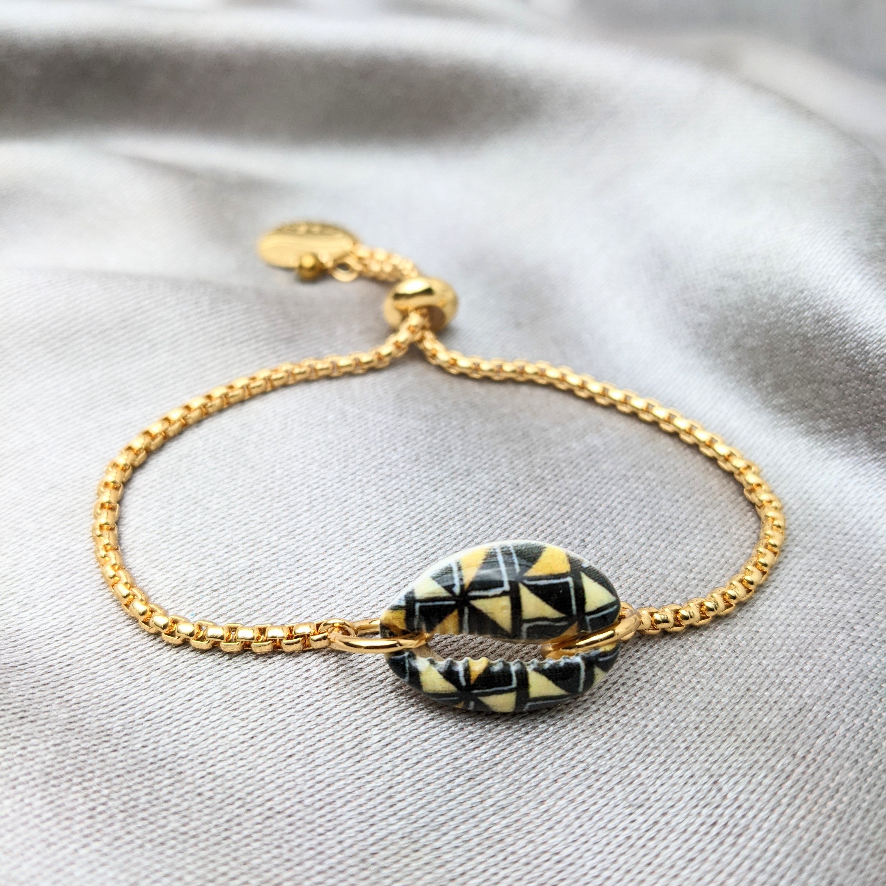 KORIWAX - Cowrie Chain bracelet