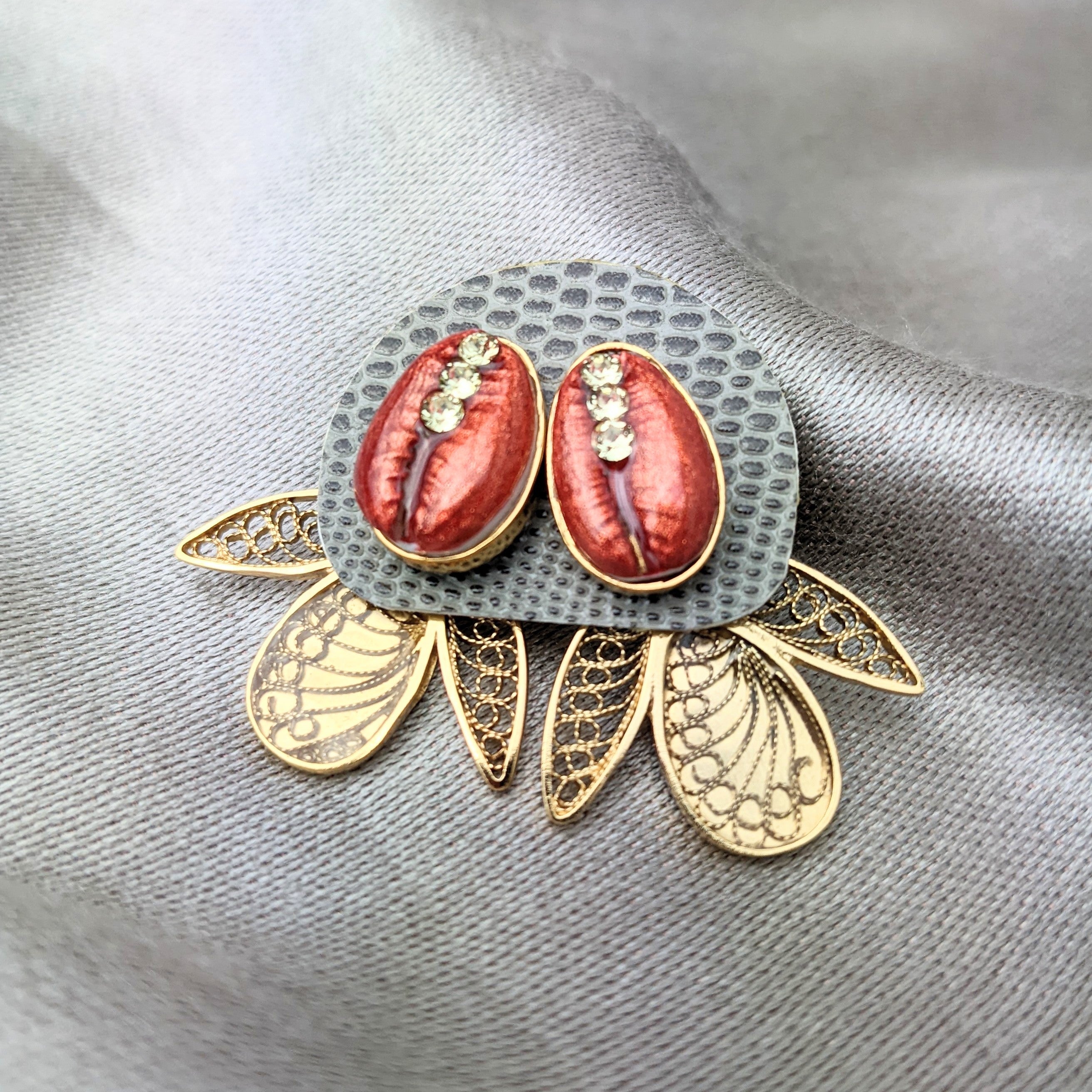 BEE - Gold plated Ear jacket - Filigry